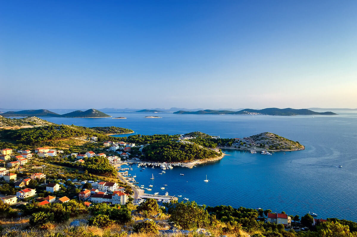 Hyr en båt i Kroatien
