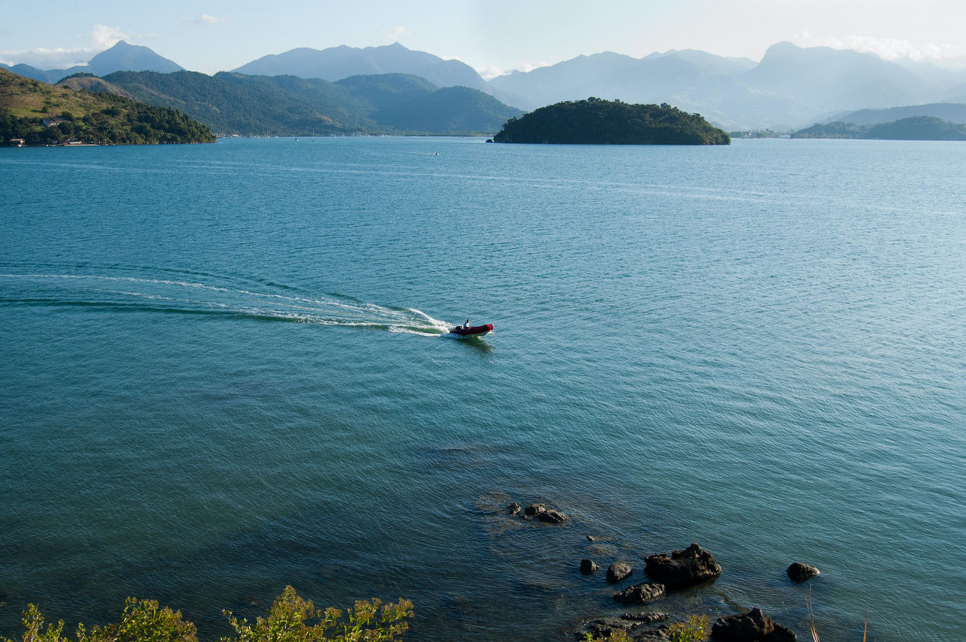Rent a boat in Paraty
