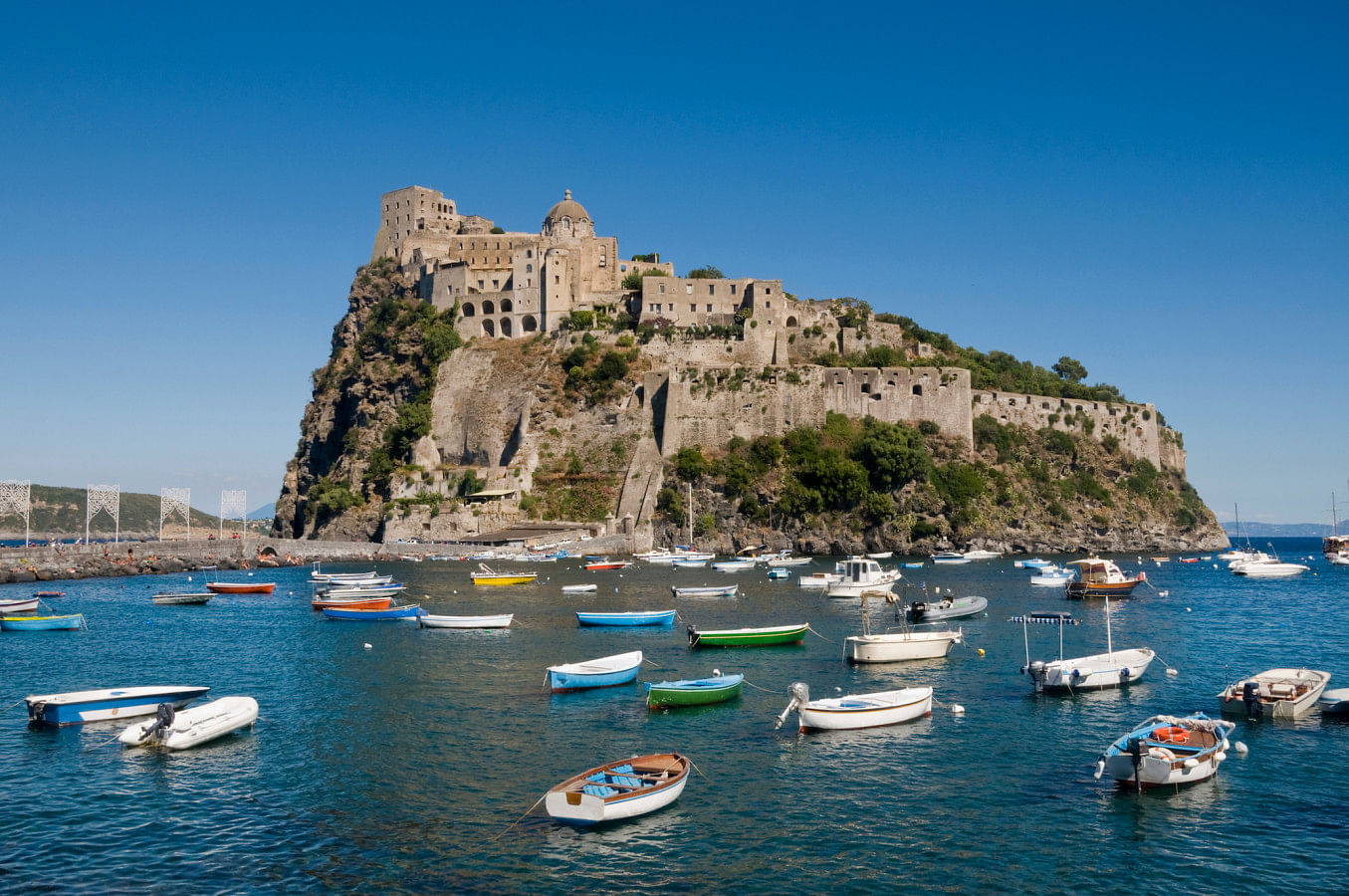 Rent a boat in Ischia