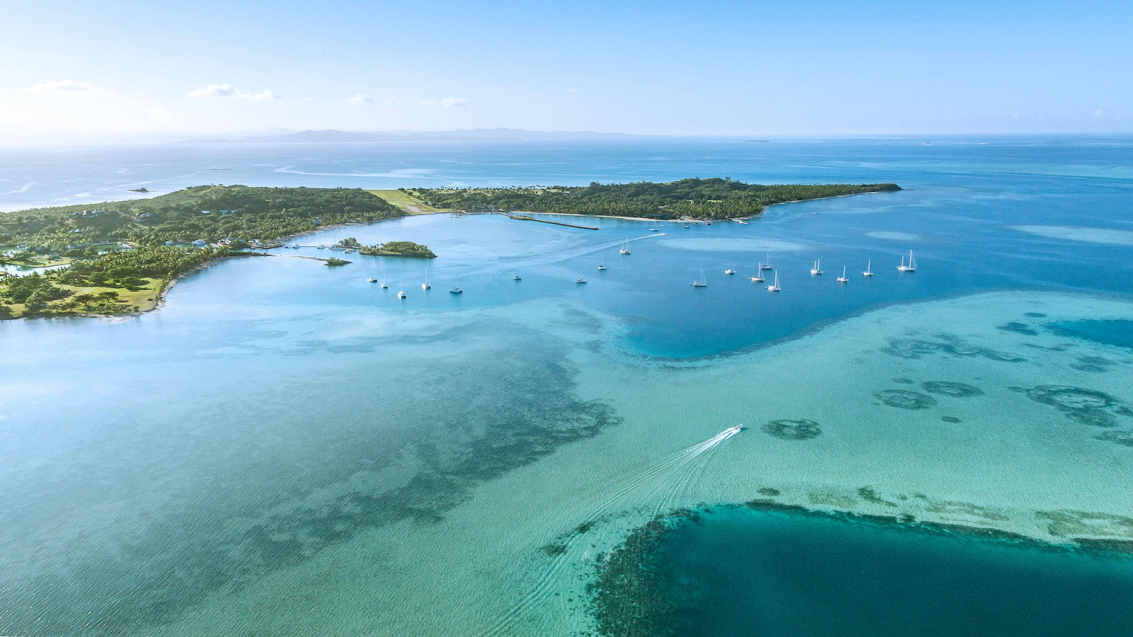 Hyr en båt i Fiji Islands