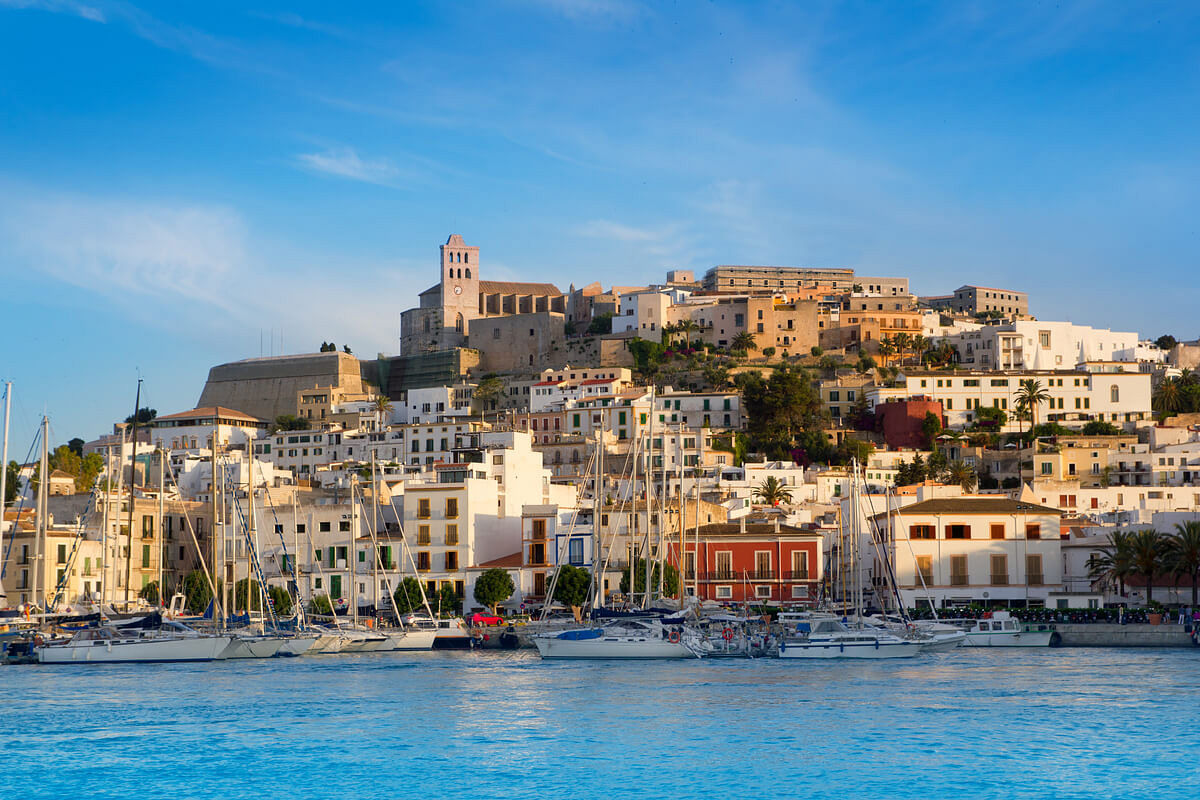 Lej en båd i Ibiza by