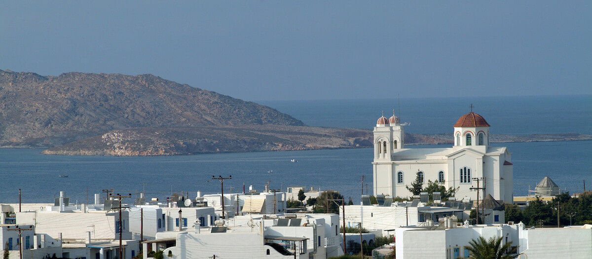 Rent a boat in Paros