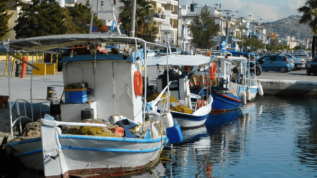 Ein Boot mieten in Salamina