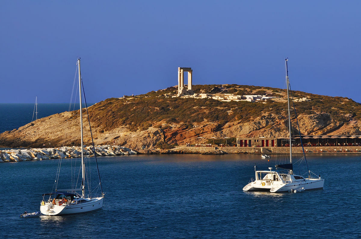 Hyr en båt i Naxos