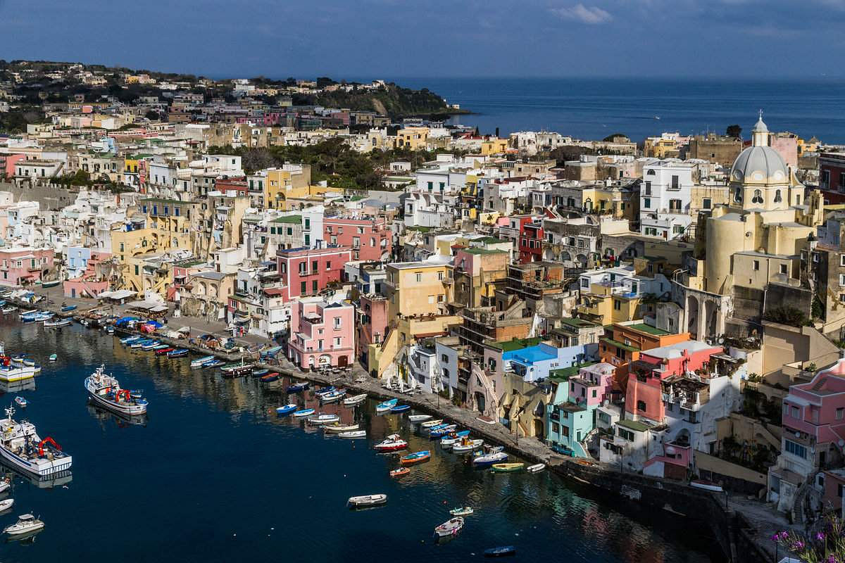 Rent a boat in Procida
